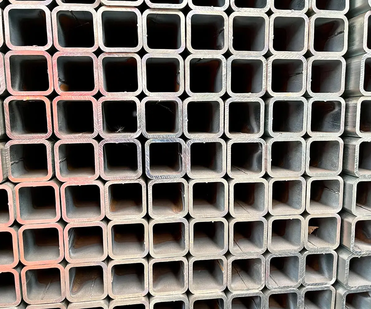 Vierkante buizen van staal
